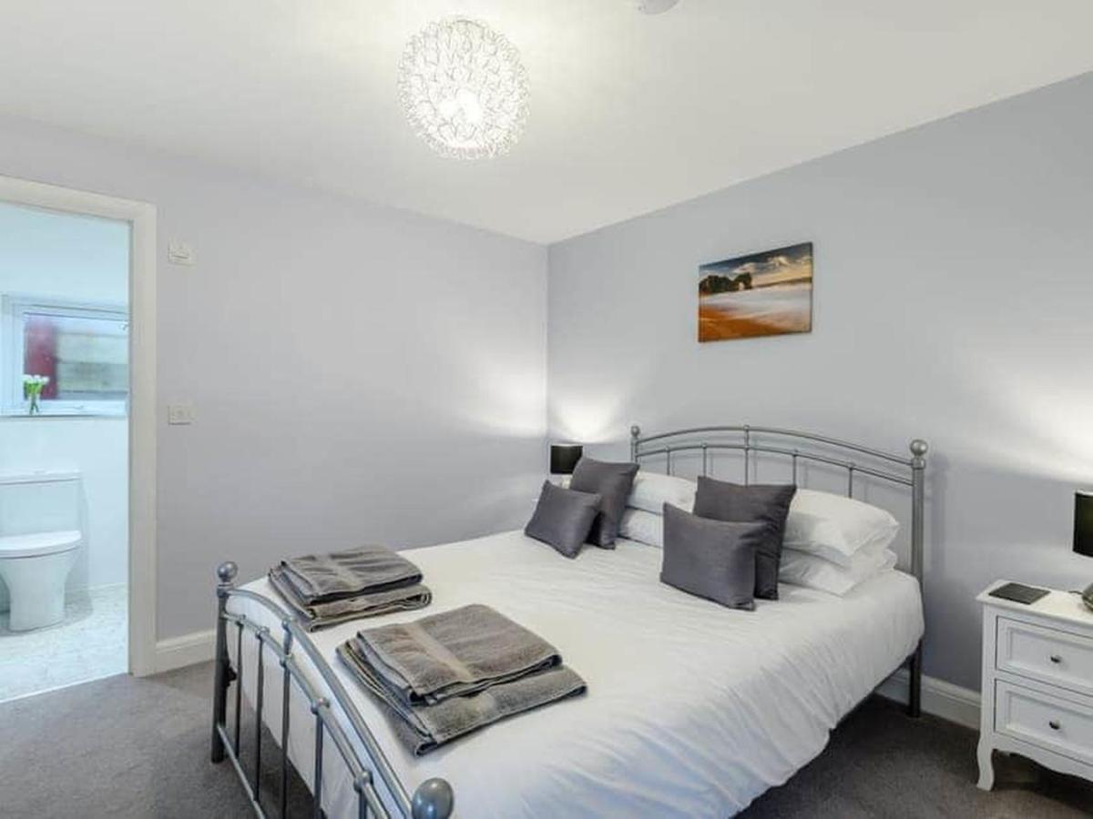 The Hideout, A Detached Lodge, Hot Tub, Heating, Wifi & Parking Long Bredy Exterior foto